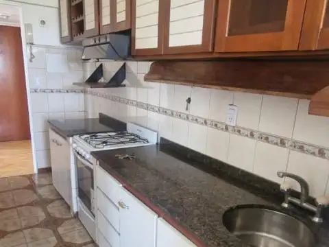 Departamento en Alquiler en Caseros, $ 900.000