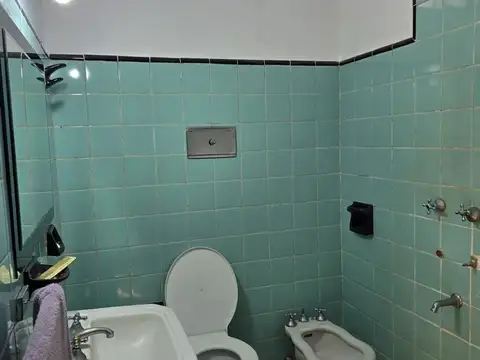 Casa mas departamento al fondo gge para 2 auto local negocio al frente