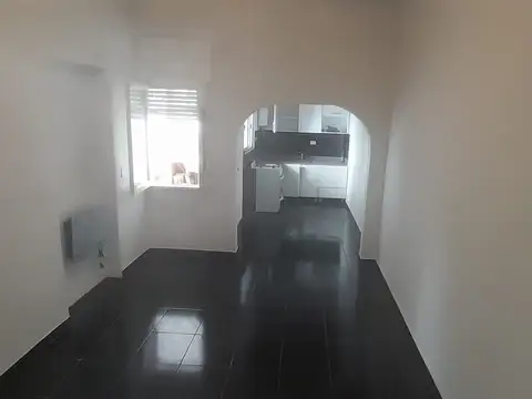 Domingo Faustino Sarmiento 1900, Piso pb