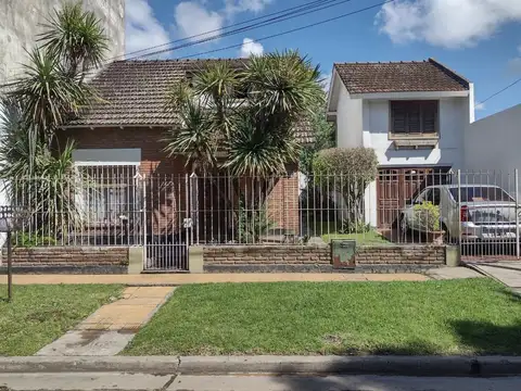 CASA EN VENTA 3 AMB EN BELLA VISTA