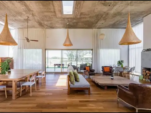 CASA  4HAS VENTA CHACRAS DEL PARANA LIMA ZARATE