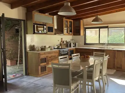 EXCELENTE CASA