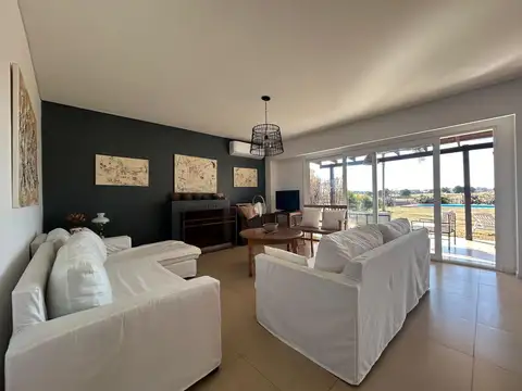 Casa 5 ambientes con 3 baños