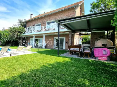 Casa 6 ambientes con 6 baños