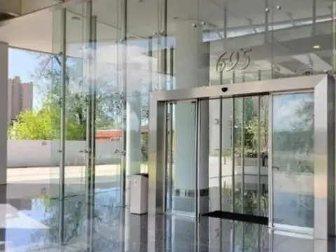 Oficina Monoambiente con 4 baños