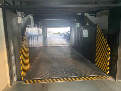 Venta Cochera cubierta subsuelo Villa Pueyrredon