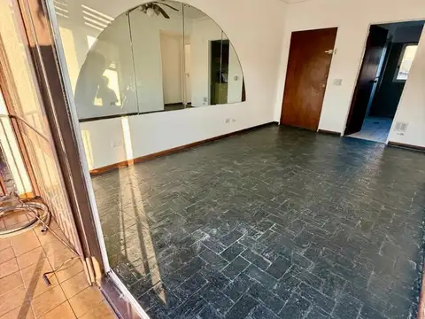 Departamento en Alquiler en Villa Ballester, $ 800.000