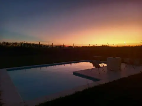 Casa · 4 ambientes · Amplio jardín · Pileta · San Sebastián · Escobar