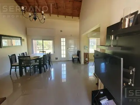 Casa 5 ambientes. Calle Río Limay al 500. Barrio Parque Exaltación. Exaltación de la Cruz