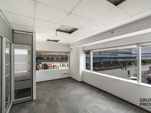 Oficina en alquiler en Puerto Madero con cochera!