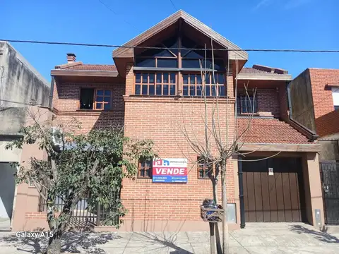Venta amplia casa en 2 planta con piscina