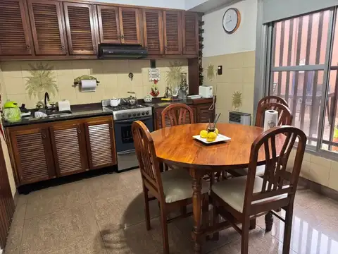 Casa 3 ambientes con 2 baños