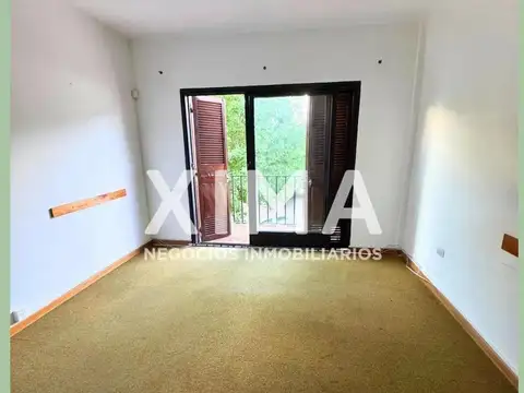 Casa en Venta con 4 cocheras
