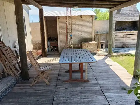 Casa 4 ambientes con 1 baño