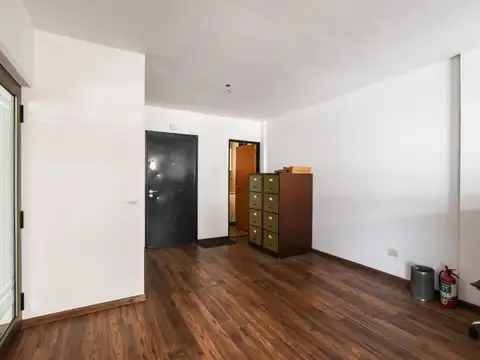 Venta amplia oficina pellegrini tribunales