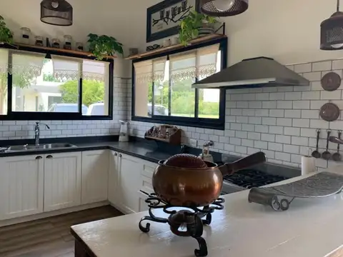 Casa en Alquiler Temporal con 2 cocheras