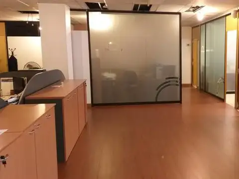 Oficina en Alquiler en Olivos, USD 3.500