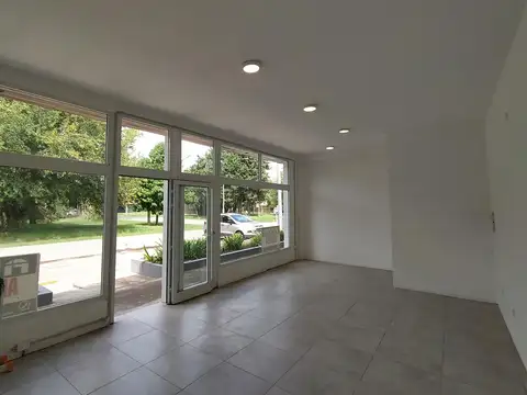 Local en Alquiler en Funes, $ 1.200.000