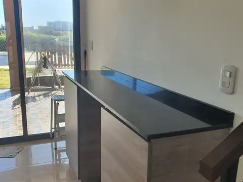 Casa en Alquiler Temporal con 2 cocheras