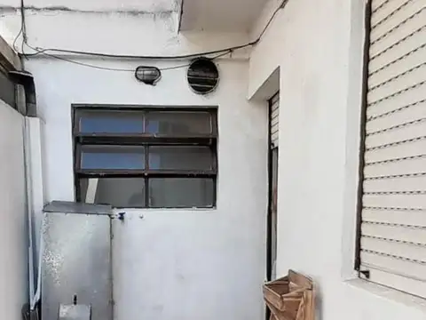 V.BALLESTER- CENTRO -DEPTO 3 AMB. CON PATIO