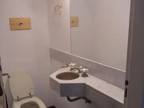 Excelente casa 4 ambientes en Martinez. Inmejorable ubicación.