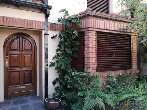 Excelente casa 4 ambientes en Martinez. Inmejorable ubicación.