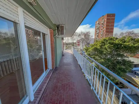 Departamento en Alquiler con 2 cocheras