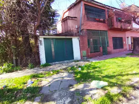 Venta en block Excelente oportunidad de inversión 650m2 total a galpón uso industrial viviendaRuta 8