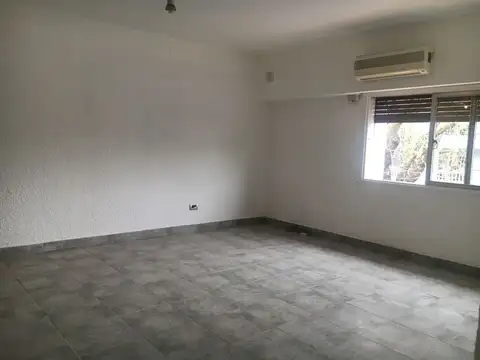 Av S M Del Carril 2100, Piso 1