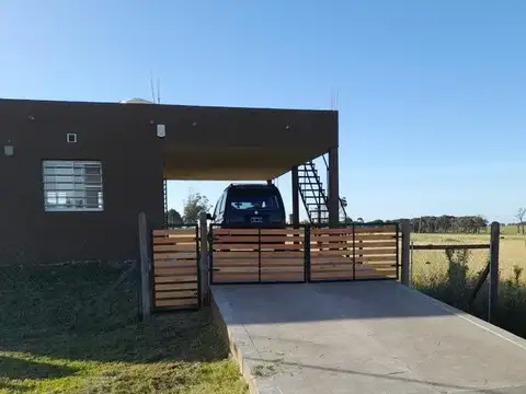 Casa en venta - 2 Dormitorios 1 Baño 1 Cochera - 450Mts2 - Barrio Chapadmalal