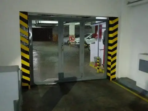 Cochera en venta en Olivos