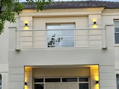 Casa 4 ambientes con 5 baños