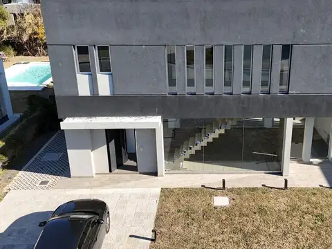 Casa en Venta en Guillermo E Hudson, USD 390.000