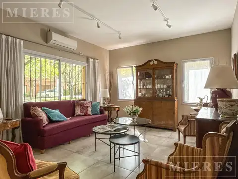 Casa 5 ambientes con 2 baños