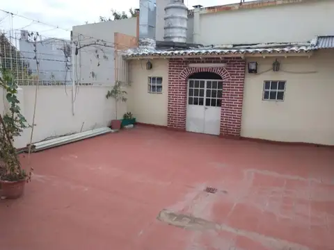 local con vivienda sobre av los incas