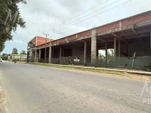 Edificio Comercial en Loma Verde