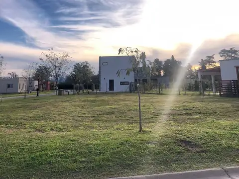 Terreno en Venta en Pilar del Este - Santa Emilia, USD 40.000