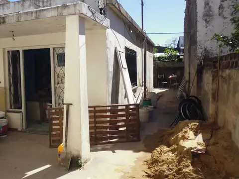 3 ambientes con patio  ph atras compra cesion de derecho (usucapión)