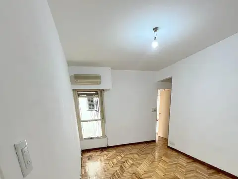 Dos ambientes. Interno. Cocina con lavadero. Aire acondicionado.