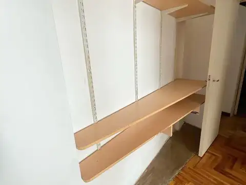 Dos ambientes. Interno. Cocina con lavadero. Aire acondicionado.