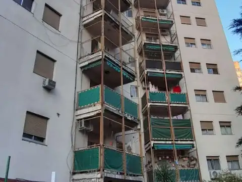 Depto. 3  amb. con cochera -