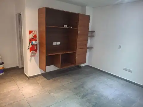 Oficina 2 ambientes con 1 baño