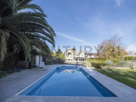 Casa 6 ambientes con 3 baños