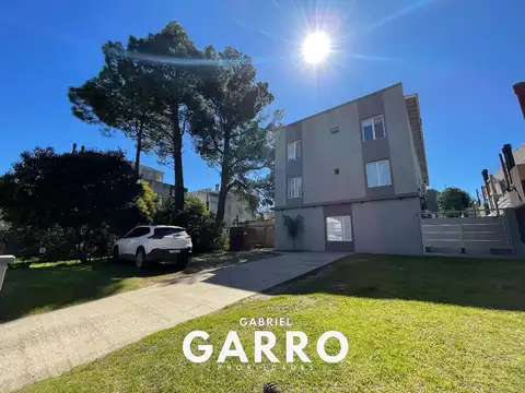 Departamento de 3 ambientes en venta en Pinamar.