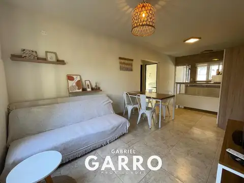 Martín Pescador 1217 , Piso 2