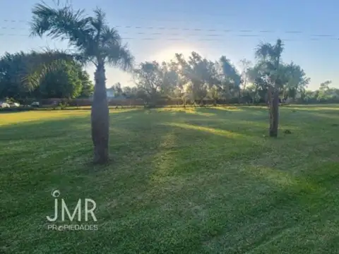 Terreno de  812 m2. Actividades deportivas. Golf. Campo Grande Pilar