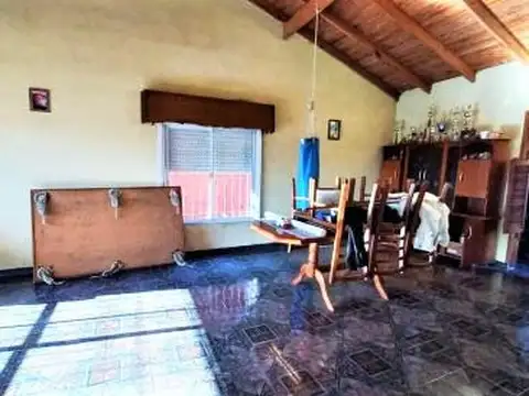 Casa en Venta en Villa España, USD 110.000