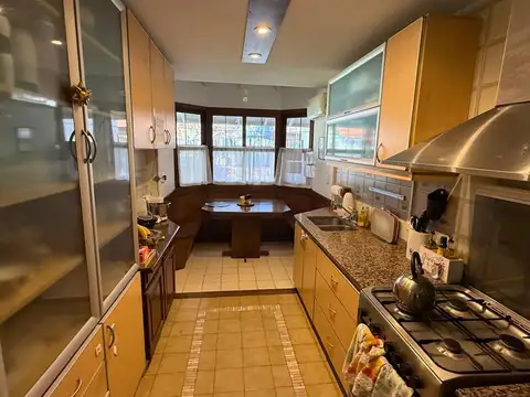 Casa 5 ambientes con 3 baños