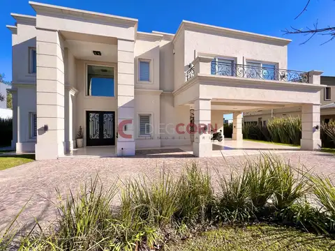 Venta Casa 7 AMB CON FONDO A PULMON VERDE, Terravista