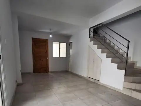 Departamento 6 ambientes con 2 baños